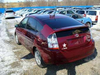 2004 Toyota Prius Wallpapers