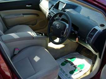 2004 Toyota Prius Pics