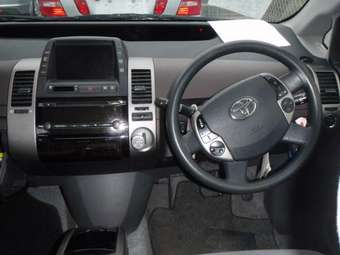 2004 Toyota Prius Photos