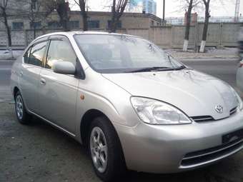 2004 Toyota Prius Pictures