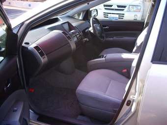 2004 Toyota Prius Pictures