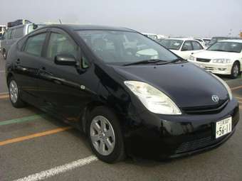 2004 Toyota Prius Pictures