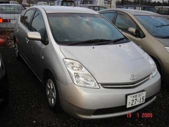 2004 Toyota Prius Pictures