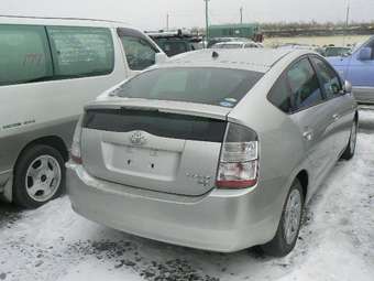 2004 Toyota Prius Photos