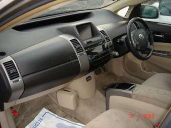 2004 Toyota Prius Photos