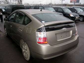 2004 Toyota Prius Pics