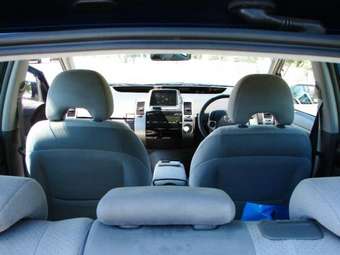 2004 Toyota Prius Images