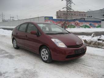 2004 Toyota Prius Pictures