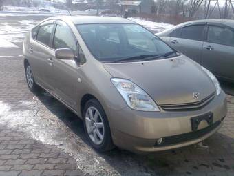 2004 Toyota Prius Pics