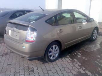 2004 Toyota Prius Pictures