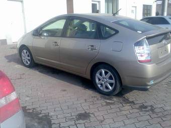 2004 Toyota Prius Photos