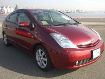 2004 Toyota Prius Pictures