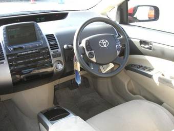 2004 Toyota Prius Pictures