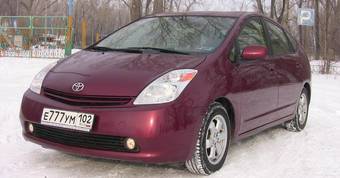 2004 Toyota Prius Pictures