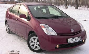 2004 Toyota Prius Photos