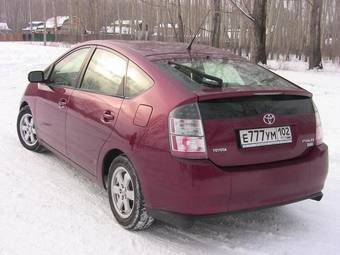 2004 Toyota Prius Pictures