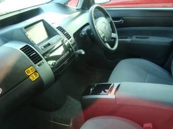 2004 Toyota Prius Pictures