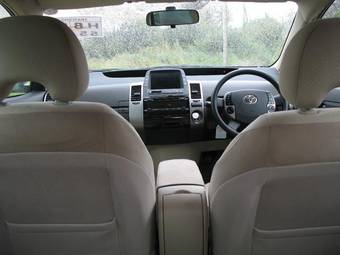 2004 Toyota Prius Pictures