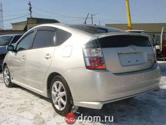 2004 Toyota Prius Photos