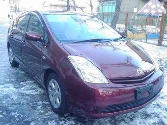2004 Toyota Prius Pics