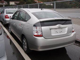 2004 Toyota Prius Pictures