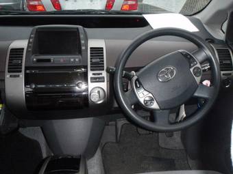 2004 Toyota Prius Photos