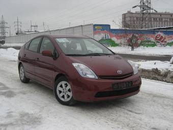 2004 Toyota Prius Pictures