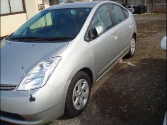 2004 Toyota Prius Pictures