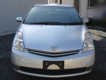 2004 Toyota Prius Images