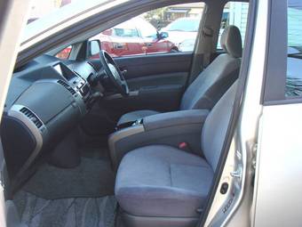 2004 Toyota Prius Pictures