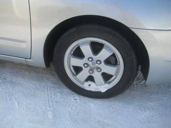 2004 Toyota Prius Images