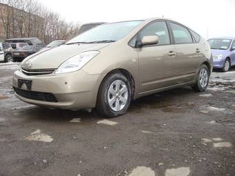 2004 Toyota Prius Pics