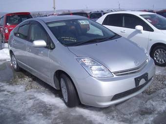 2004 Toyota Prius Pictures