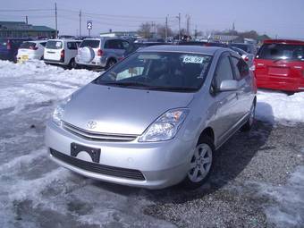 2004 Toyota Prius Pictures