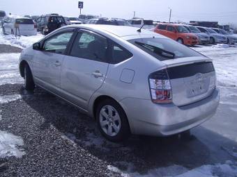 2004 Toyota Prius Photos