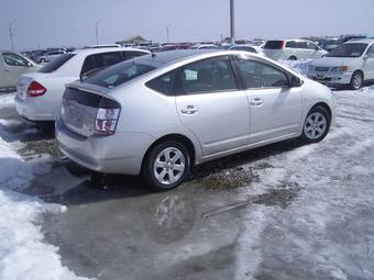 2004 Toyota Prius Photos