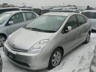 2004 Toyota Prius Pictures