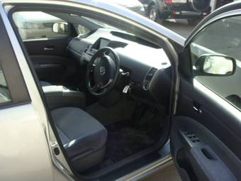 2004 Toyota Prius Pics