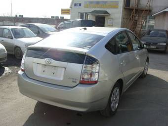 2004 Toyota Prius Wallpapers