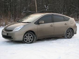 2004 Toyota Prius Photos