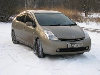 2004 Toyota Prius Pictures