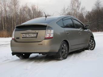 2004 Toyota Prius Photos
