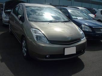 2004 Toyota Prius Wallpapers