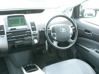 2004 Toyota Prius Photos