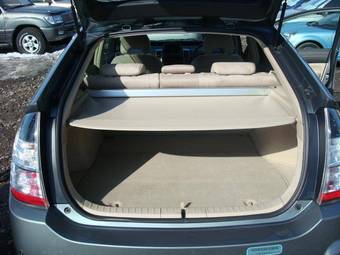 2004 Toyota Prius Pictures