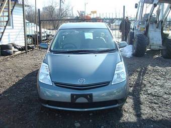 2004 Toyota Prius Pictures