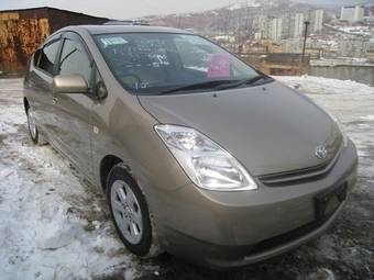 2004 Toyota Prius Pictures