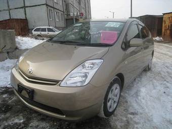 2004 Toyota Prius Photos