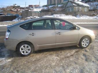 2004 Toyota Prius Photos