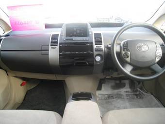 2004 Toyota Prius Pictures